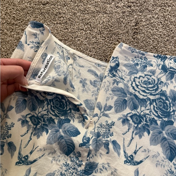 REFORMATION Mini Skirt Margot Pompadour Blue and White Toile Floral Skirt 6 - Picture 5 of 8